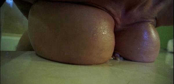  Big Titty MILF Kelly Madison Takes Her Tatas For A Bath